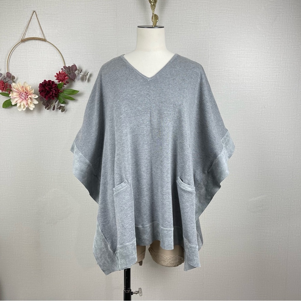 Calvin Klein Women Gray Suede Hem Front Pocket Pullover Poncho S/M